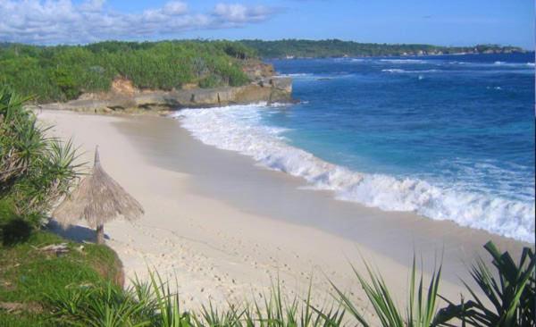 Anugrah Sari Homestay by WizZeLa Nusa Lembongan  Luaran gambar